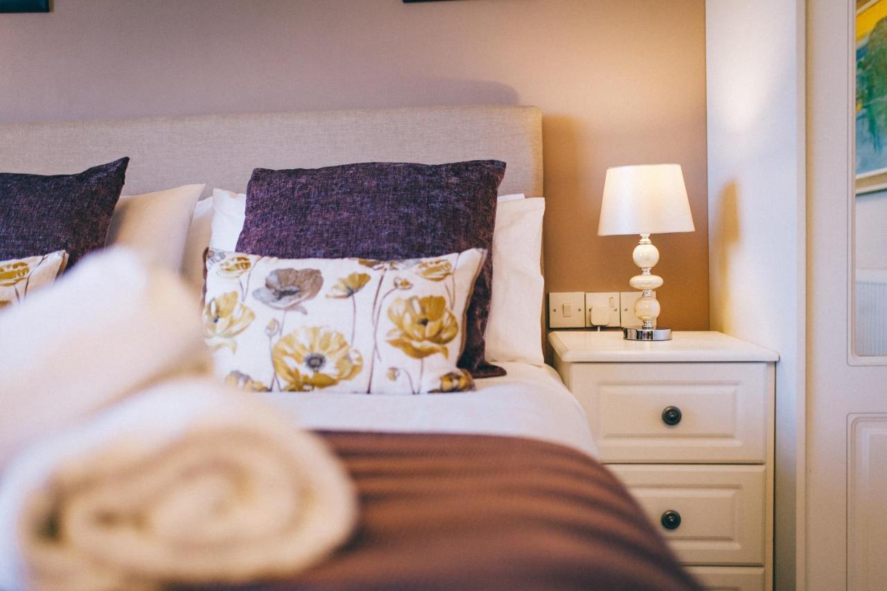 Ferlas Bed And Breakfast Penrhyndeudreath Εξωτερικό φωτογραφία